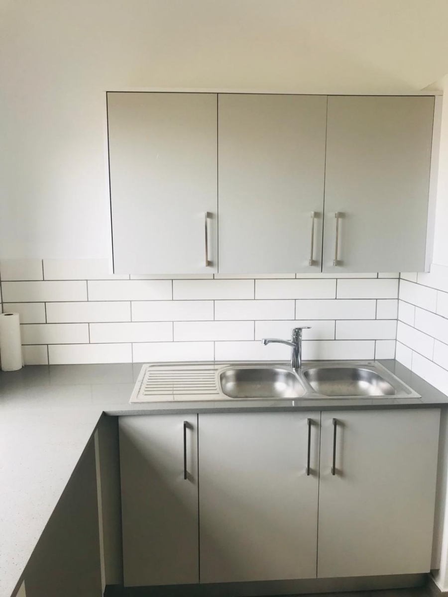 2 Bedroom Property for Sale in Aberdeen Eastern Cape